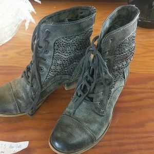 Roxy Boots